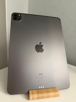 Apple iPad Pro 11 2021 M1 med Magic Keyboard och Apple Pencil 2