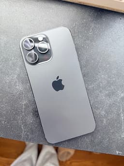 Apple iPhone 15 Pro Max 256 GB grå - NEDSATT PRIS vid snabb affär!