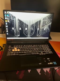 Asus TUF Gaming F17 laptop 17 tum svart