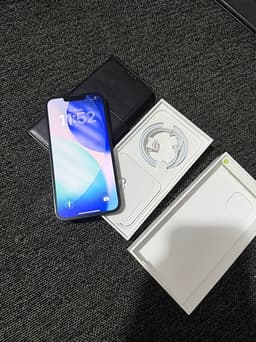 Apple iPhone 13 128 GB svart ny skick
