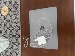 MacBook Air M2 2022 – 8 GB / 256 GB – 97 % batterihälsa