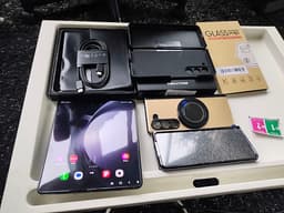 Samsung Galaxy Z Fold5 5G 256GB – nästan nyskick