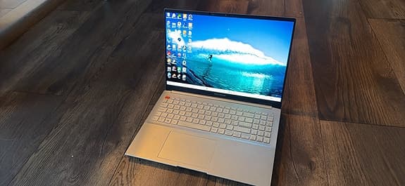 Asus Vivobook Pro 16"