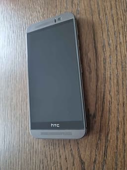 Mobiltelefon HTC One M8