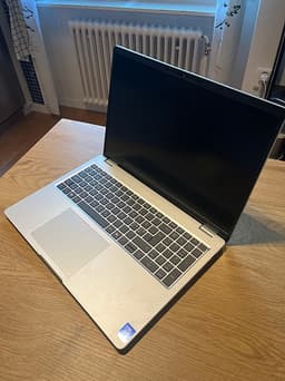 Dell 16" – Intel Core Ultra 7 / 32GB RAM / 512GB SSD (Nyskick)