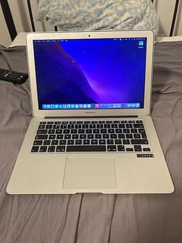 MacBook Air early 17