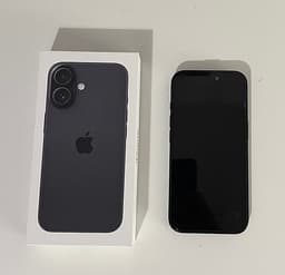 Apple iPhone 16 128 GB svart