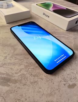 Apple iPhone 14 128 GB  inkl laddare + kartong
