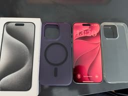 Apple iPhone 15 Pro vit titan