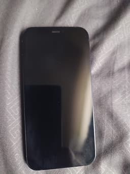 Iphone 12 mini med nytt batteri mobilen är som ny!