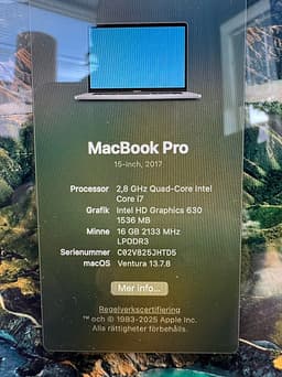 MacBook Pro 15” 2017 i7 / 16GB / 256GB – 100% batteri