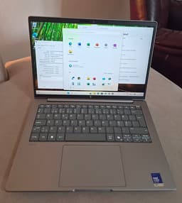 HP Zbook 8 G2i Workstation / Ultra 7 / 32GB RAM / Nvidia RTX Pro 6GB