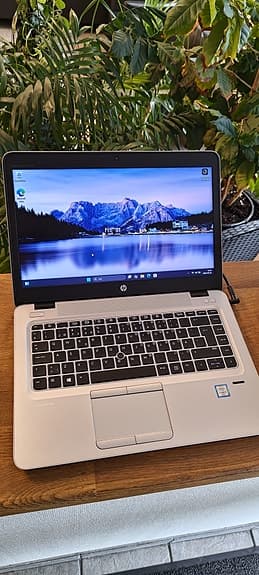 HP EliteBook 12"