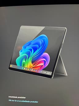 Microsoft Surface Pro 11 Copilot+ PC, svart