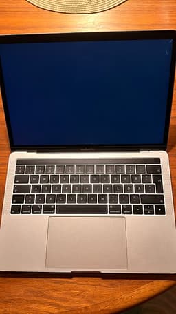 Apple MacBook Pro 13” 8GB 256GB silver defekt