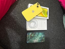 Apple iPhone 14 mobil 128 GB gul ny skick