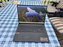 Asus Vivobook v16
