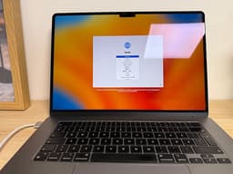 MacBook Air 15” M2 – 24 GB / 1 TB – mycket fint skick