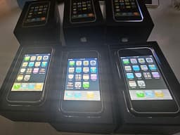 3st Original Apple iPhone 1st Gen (2G) 8GB - Med matchande boxar & tillbehör