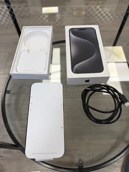 Apple iPhone 15 Pro 128 GB svart