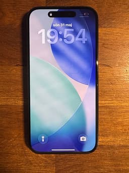 Apple iPhone 15 128 GB svart/titanium mobiltelefon