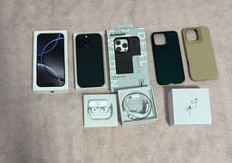 iPhone 16 Pro Max 256 GB – Black Titanium + 3 skal + hörlurar