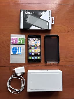 Iphone 7 Plus Svart 128Gb med tillbehör