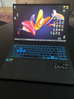 Asus V16 laptop RTX 5050