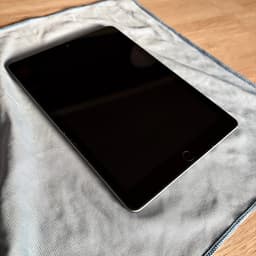 Apple iPad 5 2017 surfplatta