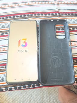 Xiaomi Mi 10T Pro 5G - 128GB (Fungerar perfekt, sprucket glas fram/bak)