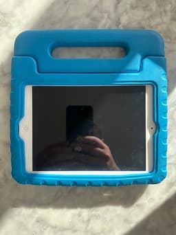 iPad mini 2 32 GB – fullt fungerande + barnvänligt skydd