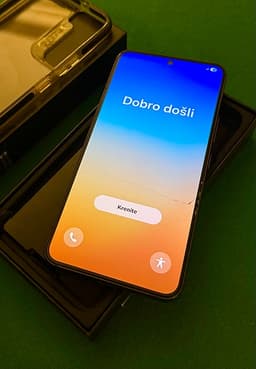 Samsung Galaxy S22 mobil 128 GB svart