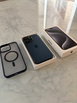 Apple iPhone 15 Pro Max 256 GB blå