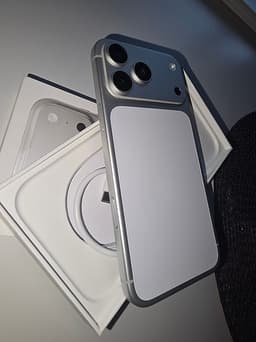 Iphone 17 pro max I nyskick.
