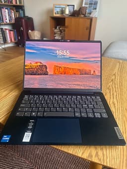 Lenovo laptop 14 tum svart
