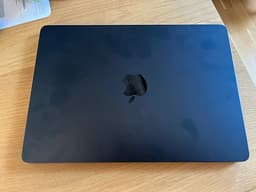 MacBook Air M2 2022, 8GB ram 1TB SSD