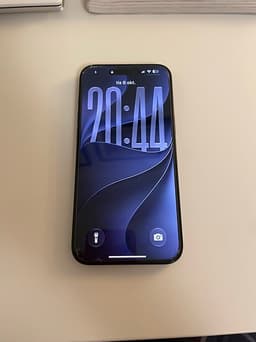 Apple iPhone 16 128 GB svart