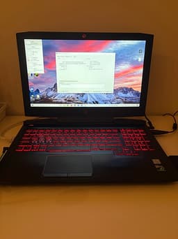 HP laptop 15 tum svart med röd bakgrundsbelyst tangentbord