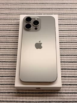 iPhone 16 Pro Max 256GB Natural Titanium