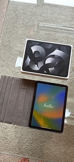 iPad Air 5 (2022) – 64 GB – Nyskick med tillbehör