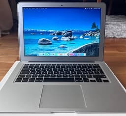 Apple MacBook Air (13-inch, 2017)