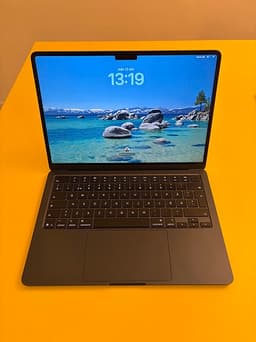 Apple MacBook Air 13" M2 2022