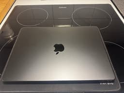 MacBook Pro med 14-tums skärm M5 (Märket som talar för sig själv)