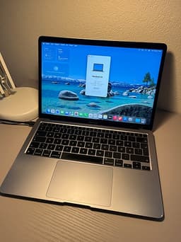 MacBook Air 13" M1 (2020) – silver, 8 GB / 256 GB