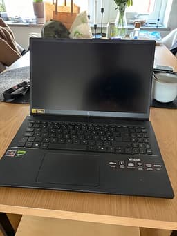 Acer Nitro V15 R5-7HS/4050/16/512 15.6" bärbar dator gaming
