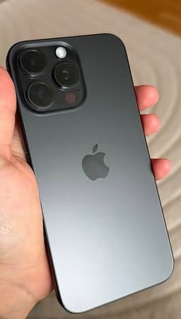 iPhone 15 Pro 128 GB svart
