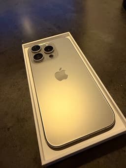 Apple iPhone 15 Pro  128 GB silver
