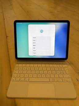 iPad Air 11 inch M3 WiFi + 5G med Magic Keyboard