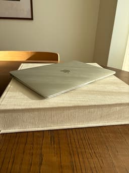 MacBook Air 13” M1 - 8GB RAM, 256GB SSD, Silver