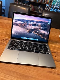 MacBook Air 13" Retina 2020 – i3 / 8 GB / 256 GB – fint skick